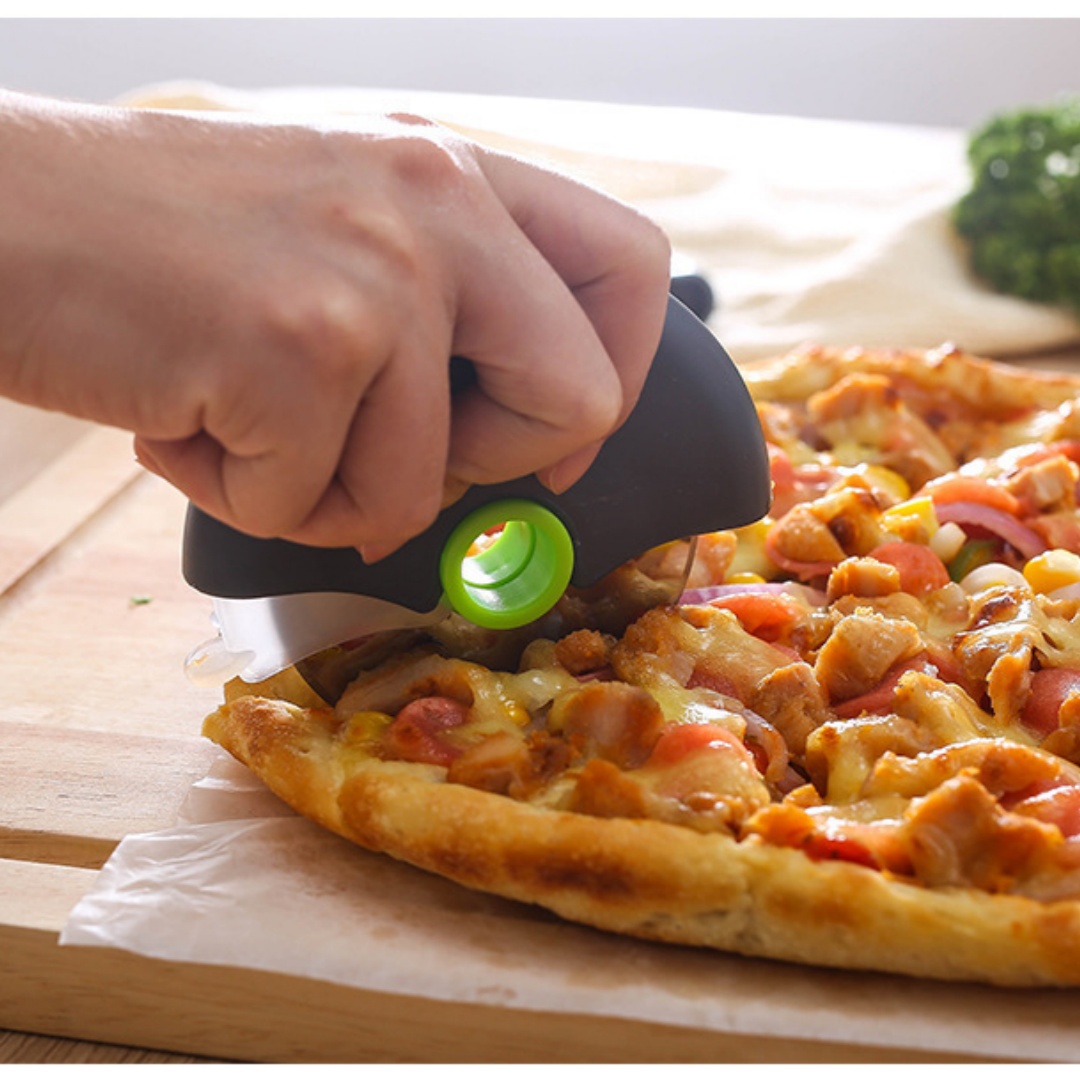 Cuchillo Cortador de Pizza Red - Kitchen Roller Baking reseña y precio